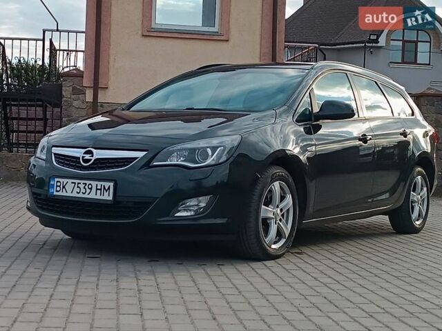Черный Опель Астра, объемом двигателя 2 л и пробегом 281 тыс. км за 5350 $, фото 1 на Automoto.ua