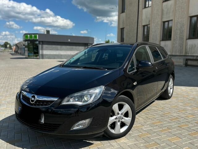 Черный Опель Астра, объемом двигателя 1.7 л и пробегом 236 тыс. км за 3900 $, фото 1 на Automoto.ua