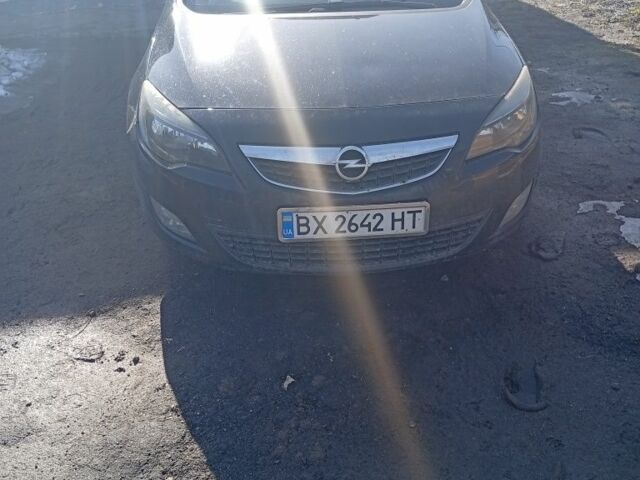 Черный Опель Астра, объемом двигателя 1.7 л и пробегом 317 тыс. км за 6000 $, фото 1 на Automoto.ua
