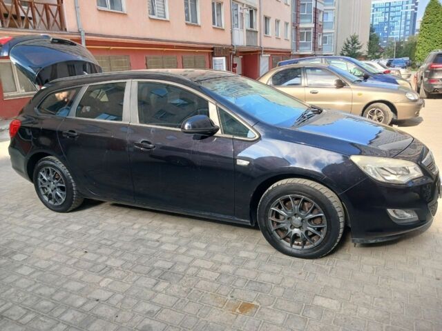 Черный Опель Астра, объемом двигателя 1.7 л и пробегом 300 тыс. км за 6200 $, фото 1 на Automoto.ua