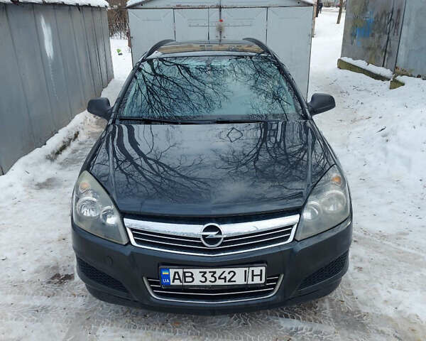 Черный Опель Астра, объемом двигателя 1.7 л и пробегом 283 тыс. км за 5600 $, фото 1 на Automoto.ua