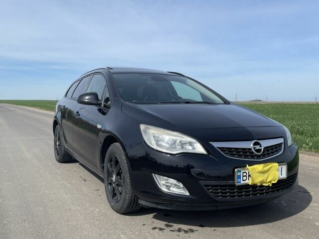 Черный Опель Астра, объемом двигателя 1.7 л и пробегом 367 тыс. км за 7300 $, фото 1 на Automoto.ua