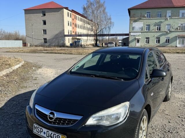 Черный Опель Астра, объемом двигателя 1.7 л и пробегом 333 тыс. км за 3700 $, фото 1 на Automoto.ua