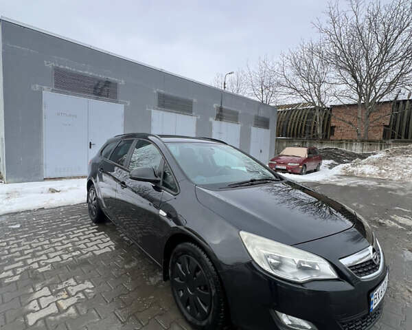 Черный Опель Астра, объемом двигателя 1.7 л и пробегом 218 тыс. км за 6650 $, фото 1 на Automoto.ua