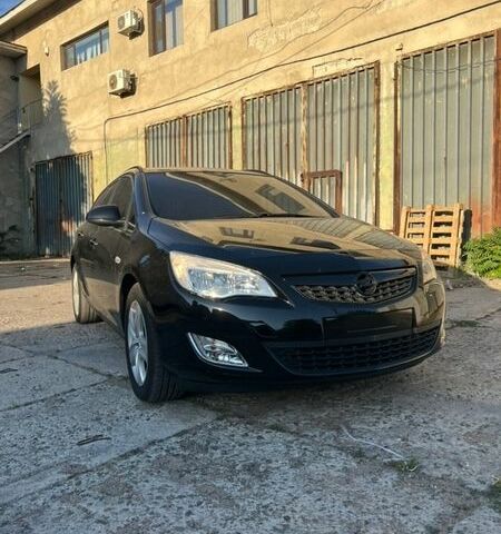 Черный Опель Астра, объемом двигателя 1.96 л и пробегом 217 тыс. км за 6800 $, фото 1 на Automoto.ua