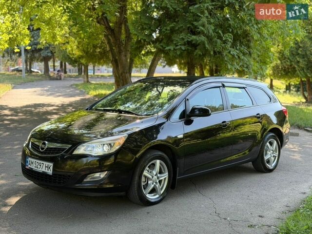 Черный Опель Астра, объемом двигателя 1.3 л и пробегом 200 тыс. км за 5400 $, фото 1 на Automoto.ua