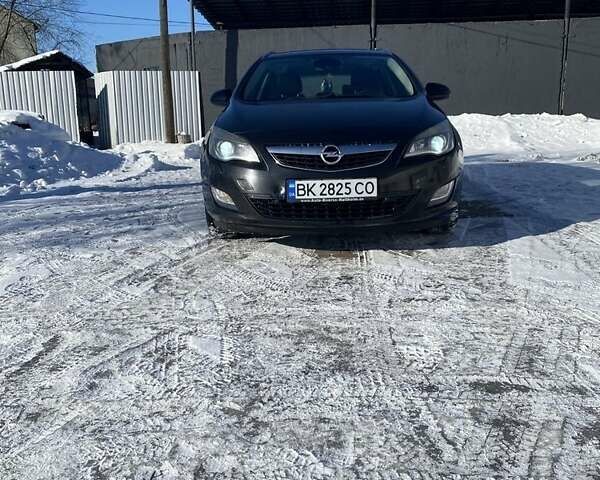 Чорний Опель Астра, об'ємом двигуна 2 л та пробігом 310 тис. км за 8500 $, фото 1 на Automoto.ua
