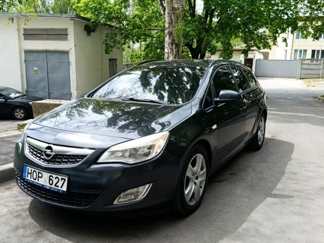 Черный Опель Астра, объемом двигателя 1.7 л и пробегом 391 тыс. км за 3400 $, фото 1 на Automoto.ua