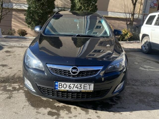Черный Опель Астра, объемом двигателя 1.7 л и пробегом 260 тыс. км за 7500 $, фото 1 на Automoto.ua