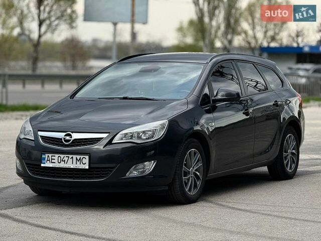 Черный Опель Астра, объемом двигателя 1.36 л и пробегом 250 тыс. км за 5999 $, фото 1 на Automoto.ua