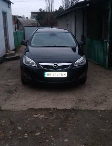 Черный Опель Астра, объемом двигателя 1.7 л и пробегом 190 тыс. км за 8200 $, фото 1 на Automoto.ua