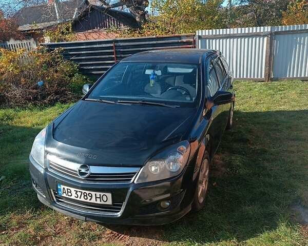 Черный Опель Астра, объемом двигателя 1.6 л и пробегом 239 тыс. км за 5800 $, фото 1 на Automoto.ua