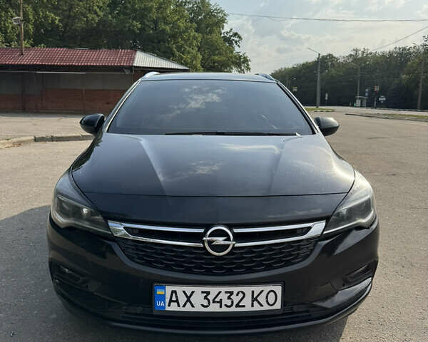 Черный Опель Астра, объемом двигателя 1.6 л и пробегом 307 тыс. км за 10900 $, фото 1 на Automoto.ua