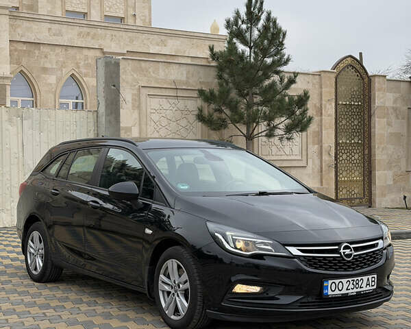 Черный Опель Астра, объемом двигателя 1.6 л и пробегом 195 тыс. км за 12900 $, фото 1 на Automoto.ua