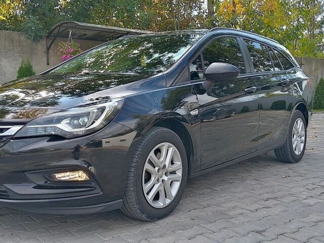 Черный Опель Астра, объемом двигателя 1.6 л и пробегом 240 тыс. км за 9600 $, фото 1 на Automoto.ua