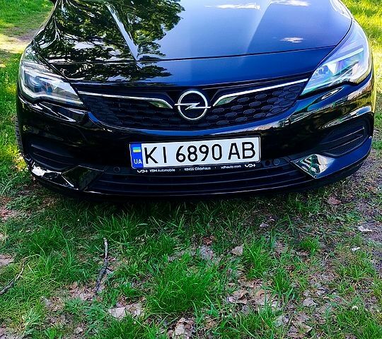 Черный Опель Астра, объемом двигателя 1.5 л и пробегом 132 тыс. км за 13900 $, фото 1 на Automoto.ua
