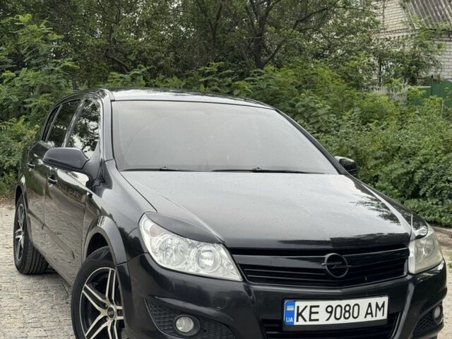 Черный Опель Астра, объемом двигателя 1.6 л и пробегом 377 тыс. км за 3800 $, фото 1 на Automoto.ua