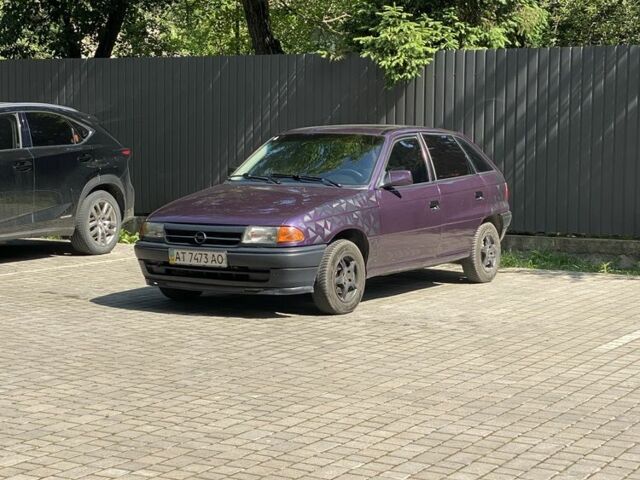 Фіолетовий Опель Астра, об'ємом двигуна 1.6 л та пробігом 266 тис. км за 1750 $, фото 1 на Automoto.ua