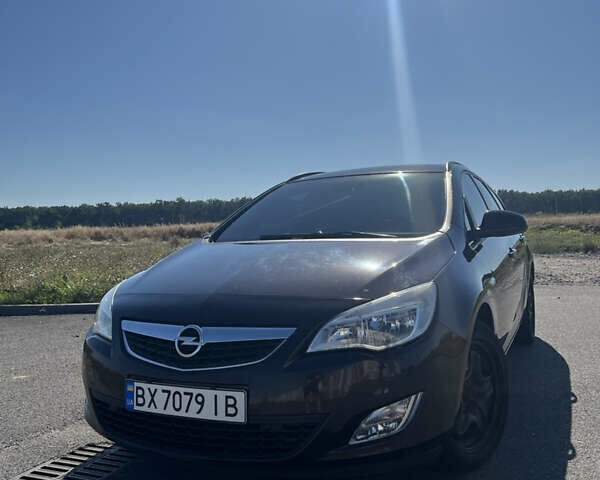 Коричневый Опель Астра, объемом двигателя 1.7 л и пробегом 309 тыс. км за 7200 $, фото 1 на Automoto.ua