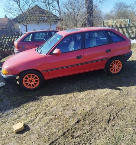 Червоний Опель Астра, об'ємом двигуна 1.6 л та пробігом 376 тис. км за 2100 $, фото 1 на Automoto.ua