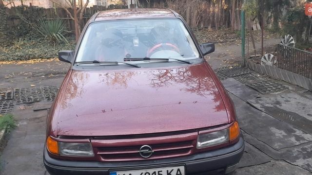 Червоний Опель Астра, об'ємом двигуна 1.39 л та пробігом 330 тис. км за 1240 $, фото 1 на Automoto.ua