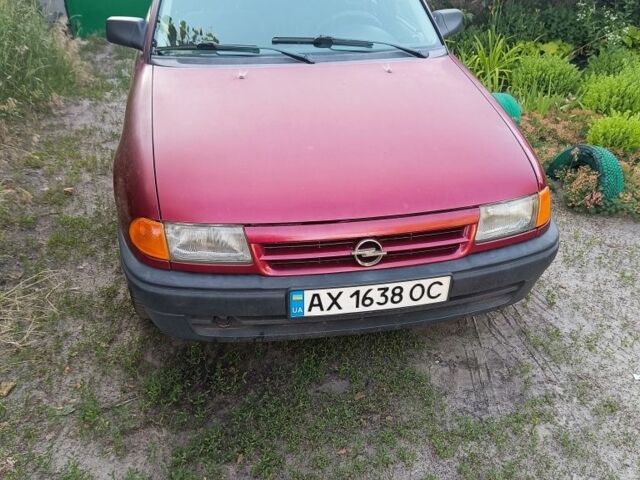 Красный Опель Астра, объемом двигателя 1.8 л и пробегом 316 тыс. км за 1563 $, фото 1 на Automoto.ua
