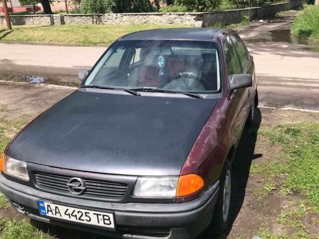 Червоний Опель Астра, об'ємом двигуна 1.6 л та пробігом 256 тис. км за 674 $, фото 1 на Automoto.ua