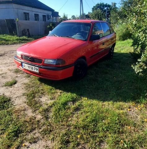 Красный Опель Астра, объемом двигателя 1.6 л и пробегом 250 тыс. км за 1300 $, фото 1 на Automoto.ua