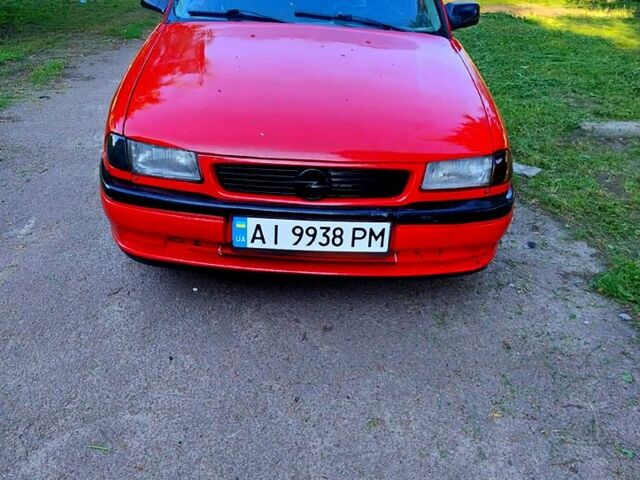 Красный Опель Астра, объемом двигателя 1.6 л и пробегом 200 тыс. км за 1850 $, фото 1 на Automoto.ua