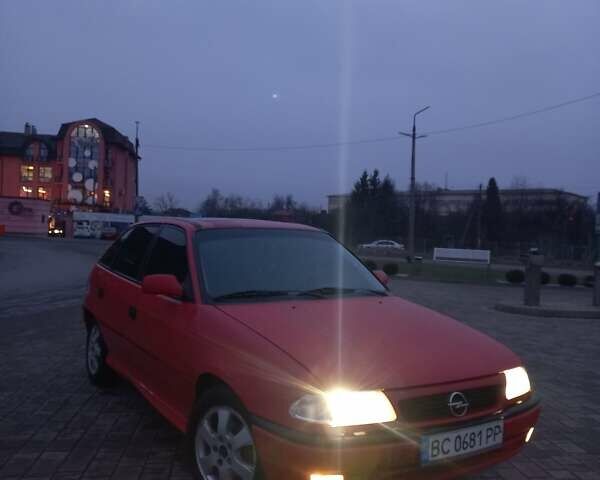 Красный Опель Астра, объемом двигателя 1.6 л и пробегом 390 тыс. км за 1599 $, фото 1 на Automoto.ua