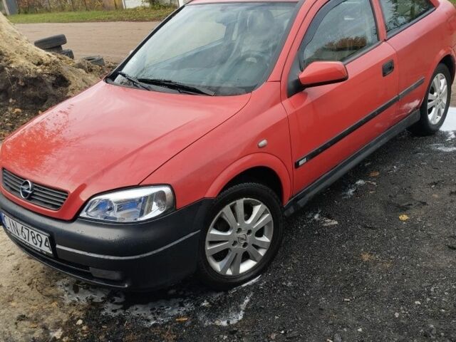 Красный Опель Астра, объемом двигателя 1 л и пробегом 120 тыс. км за 1500 $, фото 1 на Automoto.ua