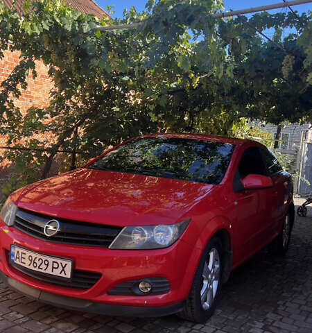Красный Опель Астра, объемом двигателя 1.6 л и пробегом 260 тыс. км за 4500 $, фото 1 на Automoto.ua