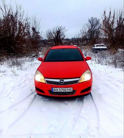 Красный Опель Астра, объемом двигателя 1.6 л и пробегом 238 тыс. км за 4500 $, фото 1 на Automoto.ua