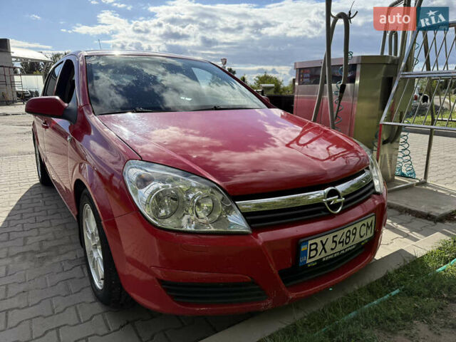 Красный Опель Астра, объемом двигателя 1.6 л и пробегом 312 тыс. км за 5100 $, фото 1 на Automoto.ua