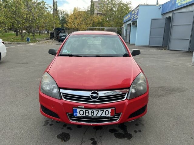 Красный Опель Астра, объемом двигателя 1.7 л и пробегом 220 тыс. км за 2450 $, фото 1 на Automoto.ua