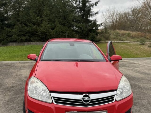 Опель Астра 2009 в Ровно на Automoto.ua Красный Опель Астра, объемом двигателя 1.8 л и пробегом 165 тыс. км за 4750 $, фото 1 на Automoto.ua