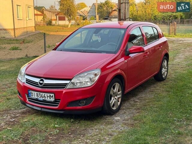 Красный Опель Астра, объемом двигателя 1.36 л и пробегом 104 тыс. км за 5200 $, фото 1 на Automoto.ua