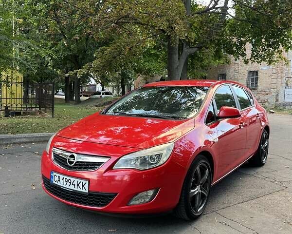 Красный Опель Астра, объемом двигателя 1.69 л и пробегом 327 тыс. км за 5700 $, фото 1 на Automoto.ua
