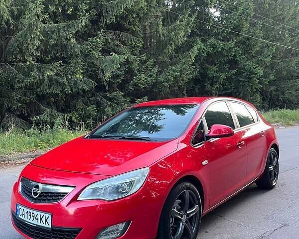 Красный Опель Астра, объемом двигателя 1.69 л и пробегом 329 тыс. км за 5800 $, фото 1 на Automoto.ua