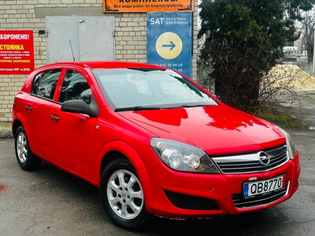 Красный Опель Астра, объемом двигателя 1.7 л и пробегом 220 тыс. км за 2600 $, фото 1 на Automoto.ua