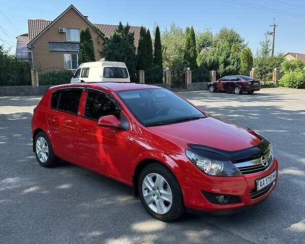 Красный Опель Астра, объемом двигателя 1.6 л и пробегом 141 тыс. км за 6400 $, фото 1 на Automoto.ua