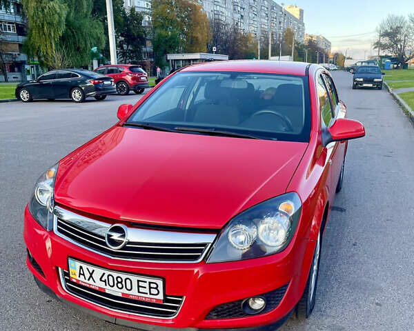 Опель Астра 2013 в Харькове на Automoto.ua Красный Опель Астра, объемом двигателя 1.6 л и пробегом 37 тыс. км за 7500 $, фото 1 на Automoto.ua