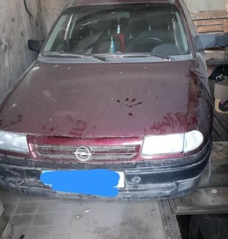 Червоний Опель Астра, об'ємом двигуна 0 л та пробігом 400 тис. км за 1100 $, фото 1 на Automoto.ua