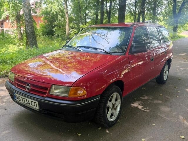 Червоний Опель Астра, об'ємом двигуна 1.8 л та пробігом 250 тис. км за 1999 $, фото 1 на Automoto.ua