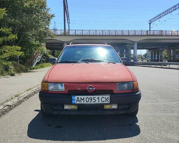 Красный Опель Астра, объемом двигателя 1.7 л и пробегом 415 тыс. км за 1400 $, фото 1 на Automoto.ua