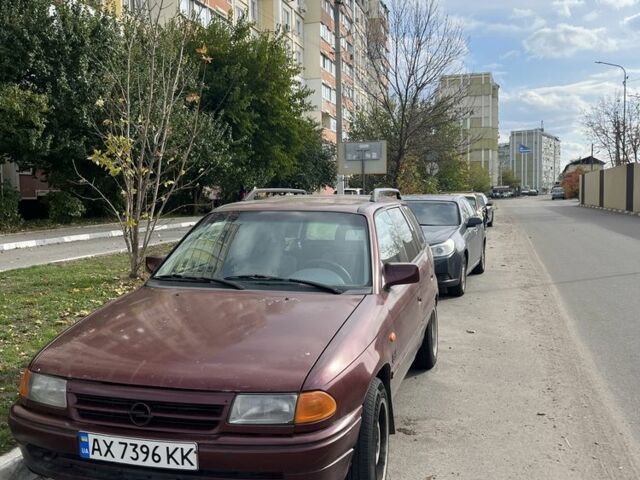 Червоний Опель Астра, об'ємом двигуна 1.6 л та пробігом 373 тис. км за 600 $, фото 1 на Automoto.ua