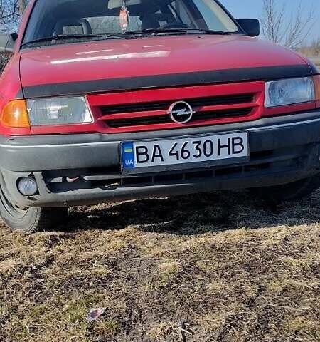 Красный Опель Астра, объемом двигателя 1.4 л и пробегом 250 тыс. км за 1600 $, фото 1 на Automoto.ua