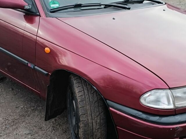 Червоний Опель Астра, об'ємом двигуна 1.6 л та пробігом 400 тис. км за 1800 $, фото 1 на Automoto.ua