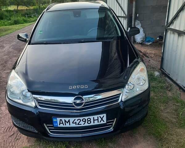 Красный Опель Астра, объемом двигателя 1.6 л и пробегом 240 тыс. км за 5200 $, фото 1 на Automoto.ua