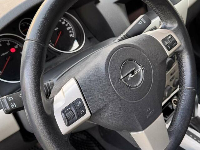 Червоний Опель Астра, об'ємом двигуна 1.8 л та пробігом 221 тис. км за 6100 $, фото 1 на Automoto.ua